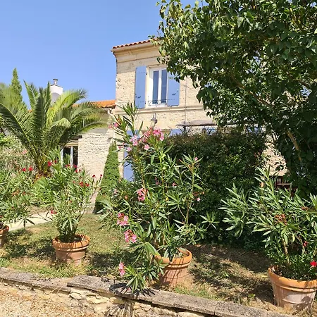 בית נופש Maison De En Pierre Avec Piscine Saint-Mard (Charente-Maritime)