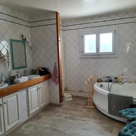 Maison De En Pierre Avec Piscine בית נופש