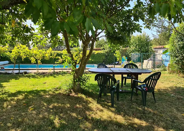 Maison De En Pierre Avec Piscine Nyaraló *