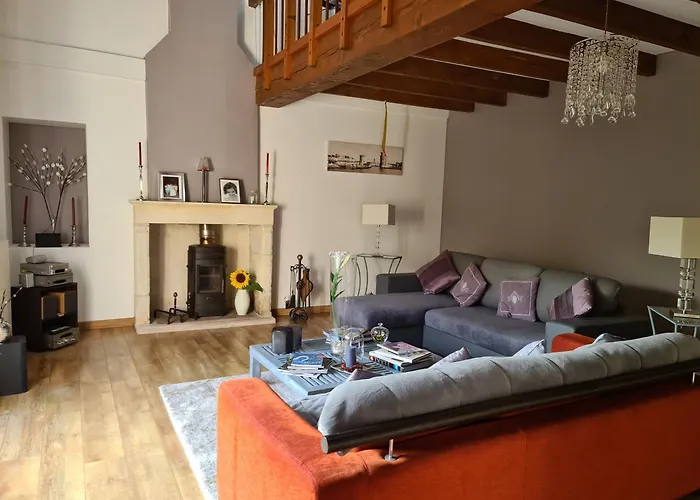 Maison De En Pierre Avec Piscine Nyaraló Saint-Mard