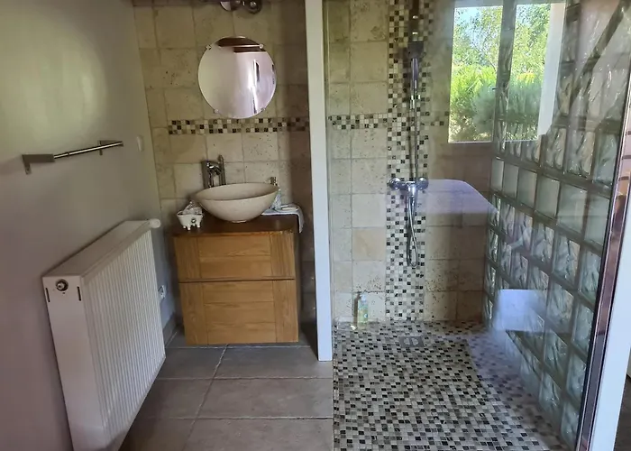 Nyaraló Maison De En Pierre Avec Piscine *